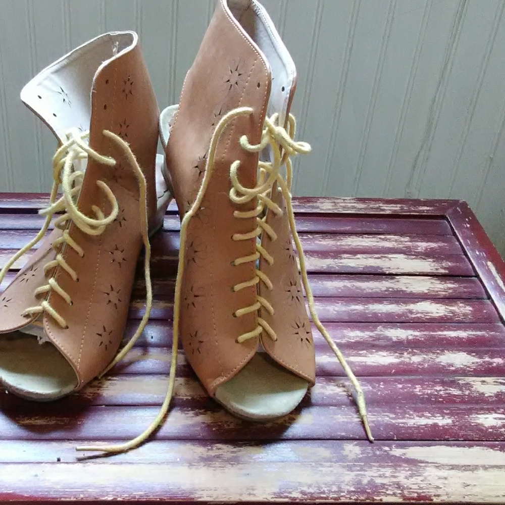 **SALE** Marilyn Moda Wedges